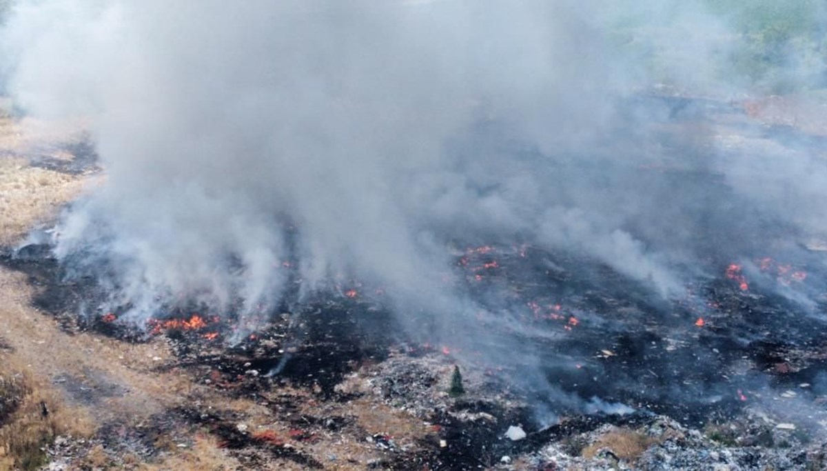 Düzce’de anız yangını: Alevler çöplük alana ulaştı