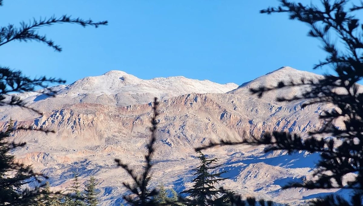 Antalya’nın yüksek kesimlerine mevsimin ilk karı yağdı