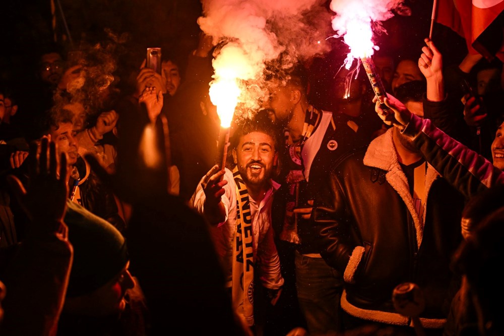 Fenerbahçeli ve Galatasaraylı taraftarlar havalimanlarına akın etti - 9