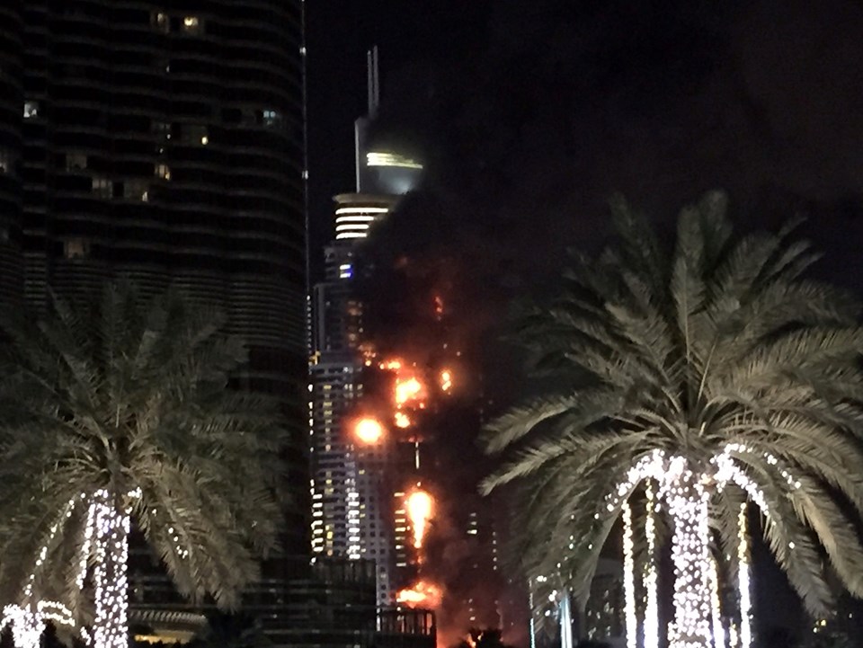 Dubai'de gökdelen yangını - 1