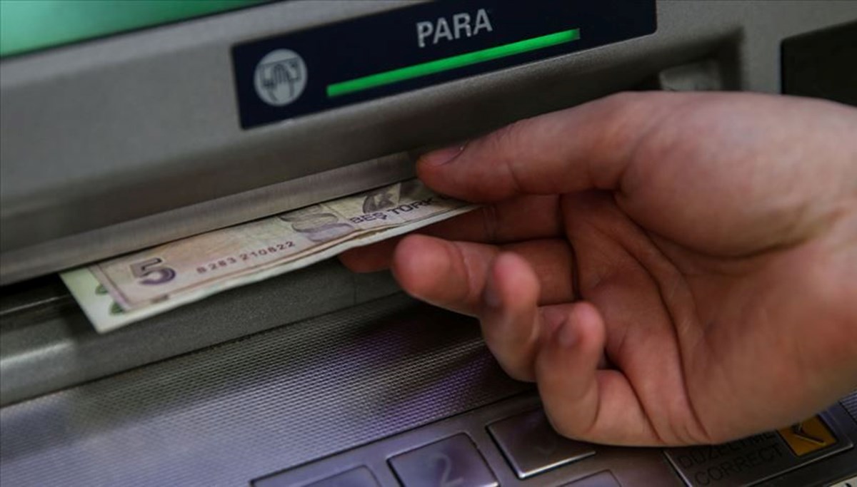 ATM'lerin yuttuğu paralar şikayetleri artırdı ATM'lerin yuttuğu paralar şikayetleri artırdı