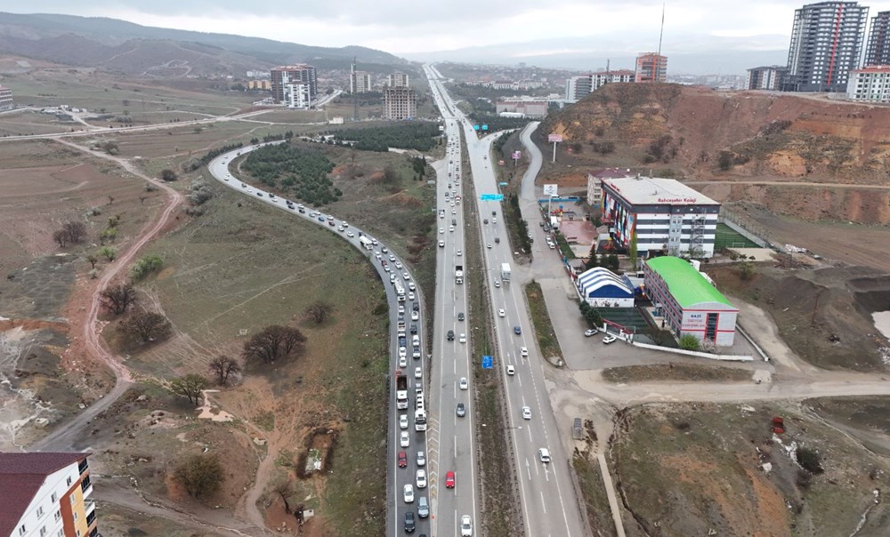 43 İlde Sağanak Alarmı: Seyahat Edenlere Kritik Uyarı 76 voDFN6pheUyC VQMrdSn4A