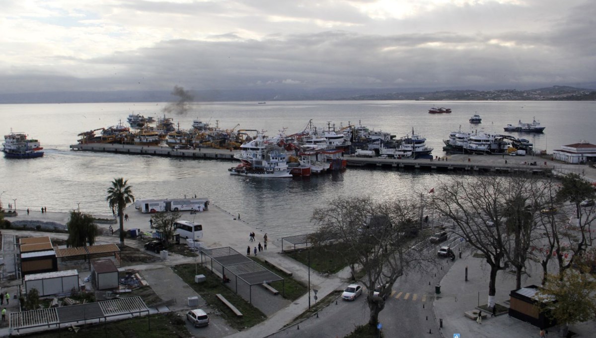 Karadeniz'deki hamsi avı sürüyor
