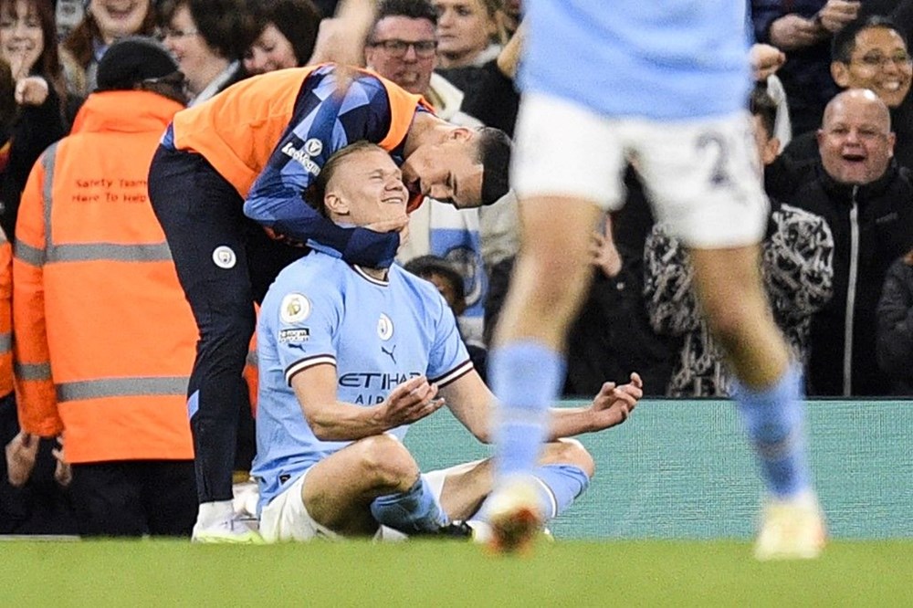 Manchester City'nin Norveçli yıldızı Haaland rekorlara doymuyor: 13 gol daha atarsa İngiltere tarihine geçecek - 7