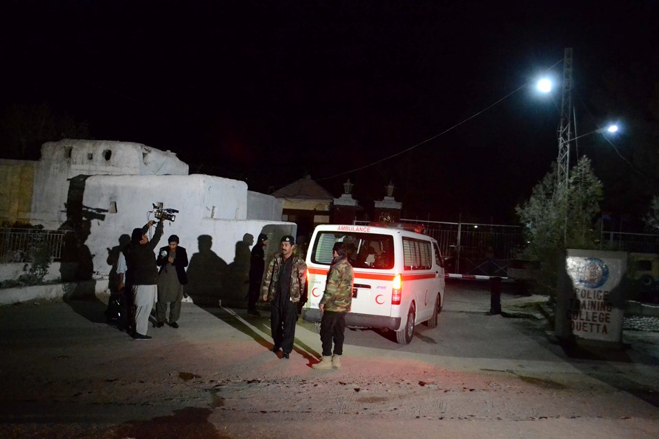 Pakistan'daki polis eğitim merkezine saldırı: 61 ölü - 1
