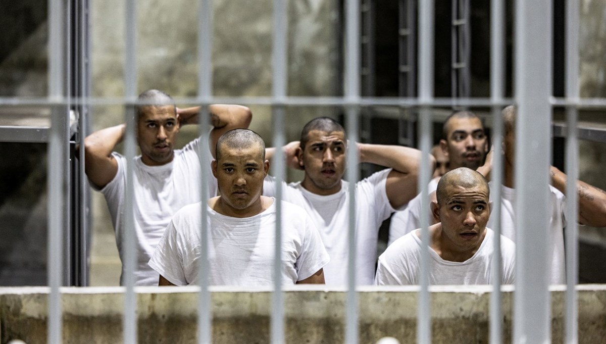El Salvador'da hapishanesindeki gizemli tümsek uydu görüntülerine yakalandı