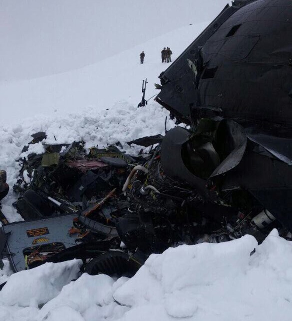 Tunceli'de helikopter düştü: 12 şehit - 2