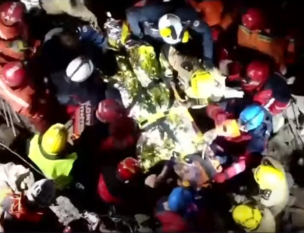 Deprem bölgesinden mucize kurtuluşlar - 27
