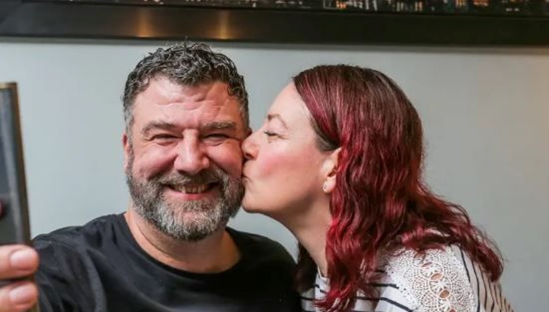 Rastgele bir numaraya mesaj atarak hayatının aşkını buldu