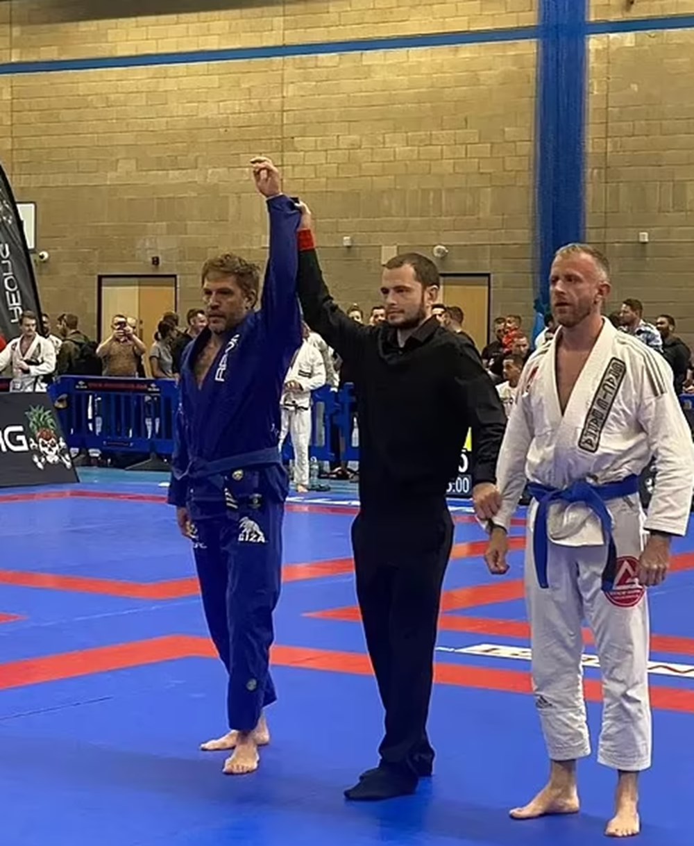 İngiliz oyuncu Tom Hardy Jiu-Jitsu'da altın madalya kazandı - 4