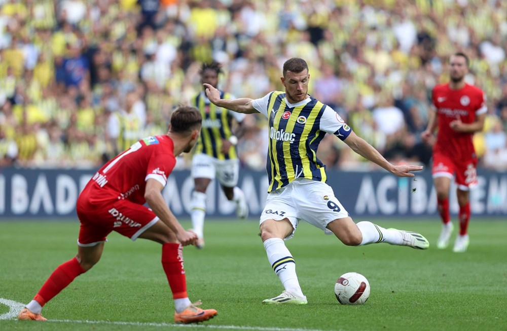 Gol düellosunda kazanan Fenerbahçe (Fenerbahçe: 3 - Antalyaspor: 2) - 9