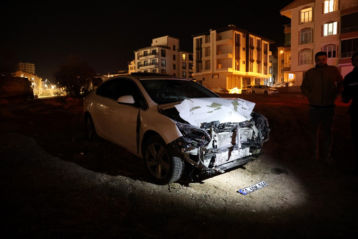 Kaza yaptı, yaralı arkadaşlarını bırakıp kaçtı