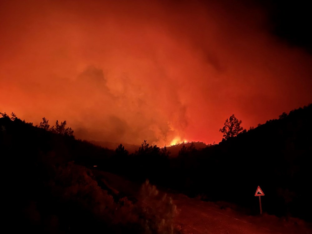 Marmaris'te orman yangını: Havadan müdahale yeniden başladı - 4