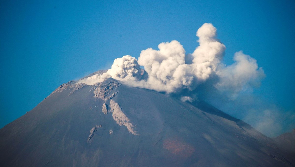 Popocatepetl Yanardağı’nda son 24 saatte 7 patlama Popocatepetl Yanardağı’nda son 24 saatte 7 patlama