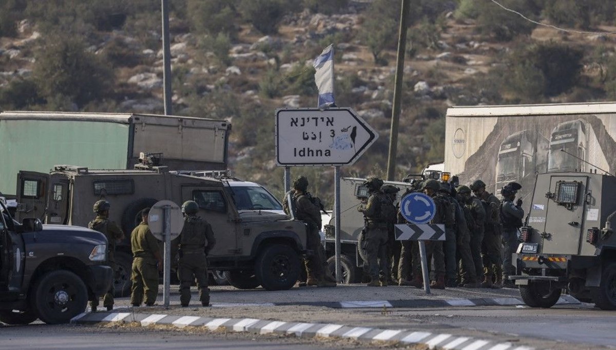 Batı Şeria'da bir araca düzenlenen saldırıda üç İsrail polisi öldü