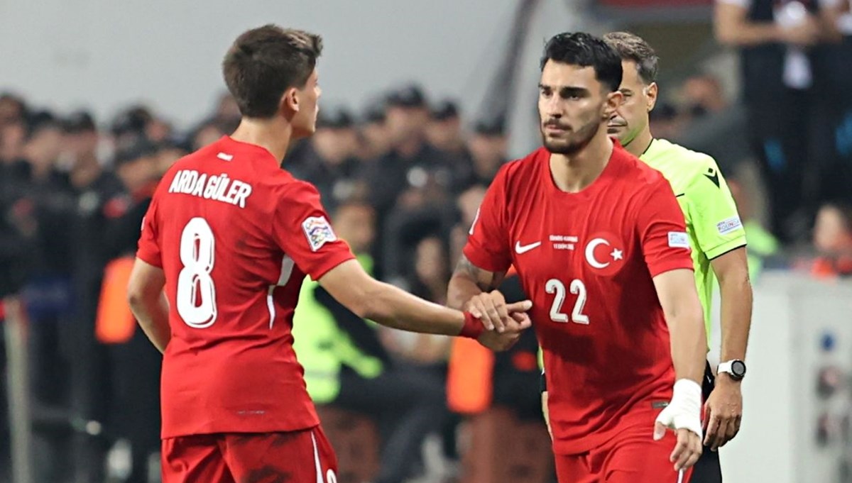 İki futbolcu A Milli Takım kadrosundan çıkarıldı İki futbolcu A Milli Takım kadrosundan çıkarıldı
