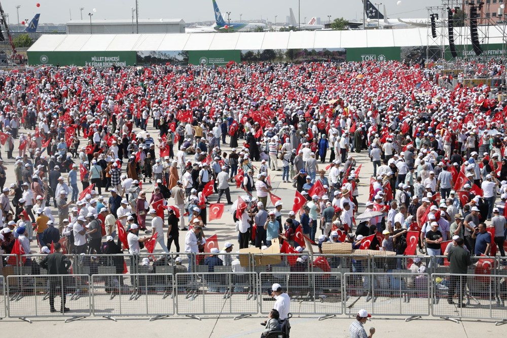 İstanbul'un fethinin 569. yıl dönümü kutlanıyor: Cumhurbaşkanı Erdoğan ilk fidanı dikti - 13