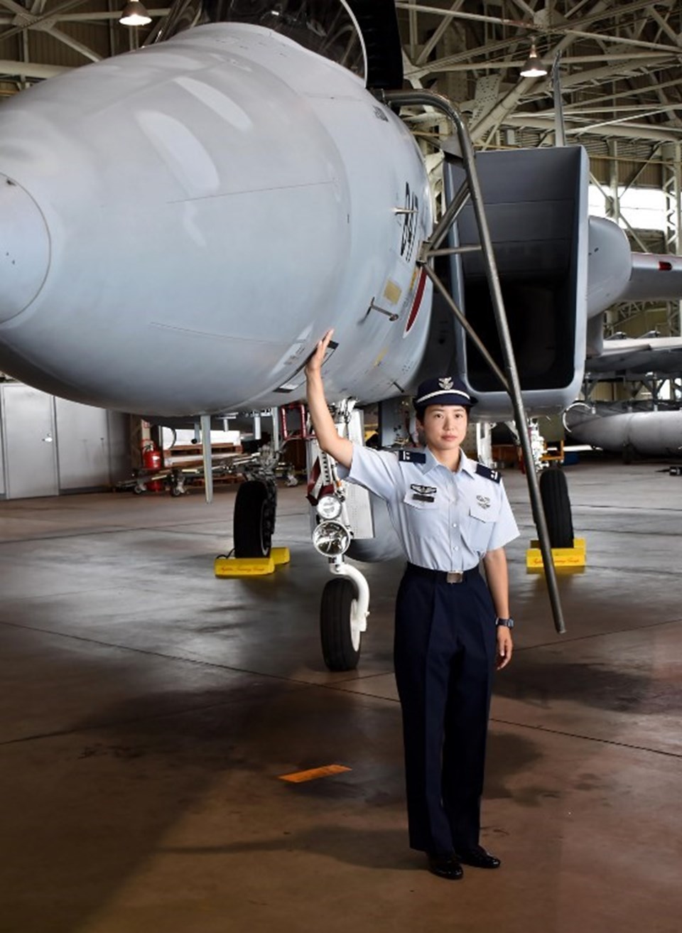 Japonya'nın ilk kadın savaş pilotu sertifikasını aldı - Son Dakika