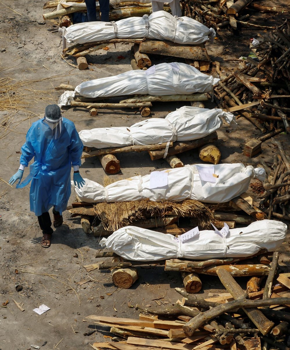 Hindistan'daki ölümcül Covid-19 salgınında son durum: Halk oksijensizlikten ölürken, zenginler özel jetlerle yurt dışına kaçıyor - 10