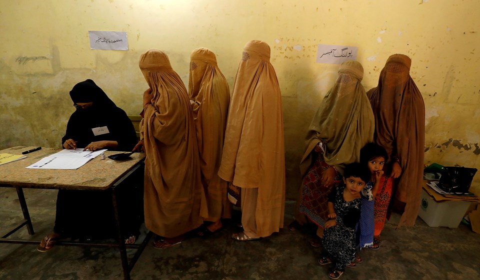 SON DAKİKA: Pakistan'da kanlı seçim: 31 ölü - 1