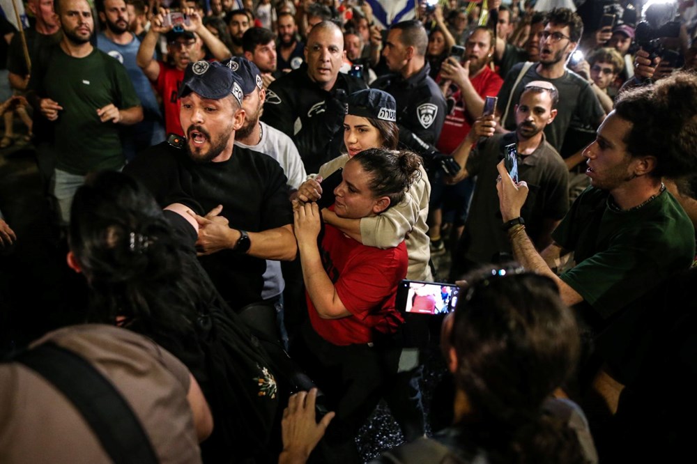 On binlerce İsrailli sokaklarda: Netanyahu'ya istifa çağrısı - 5