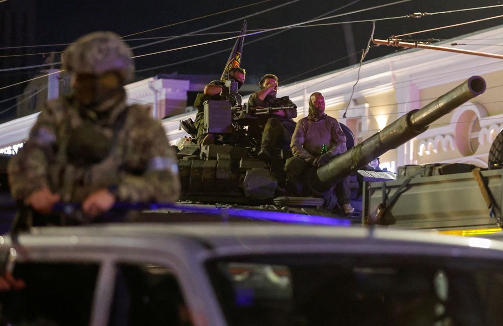 Bir günlük isyan manşetlerde - 1