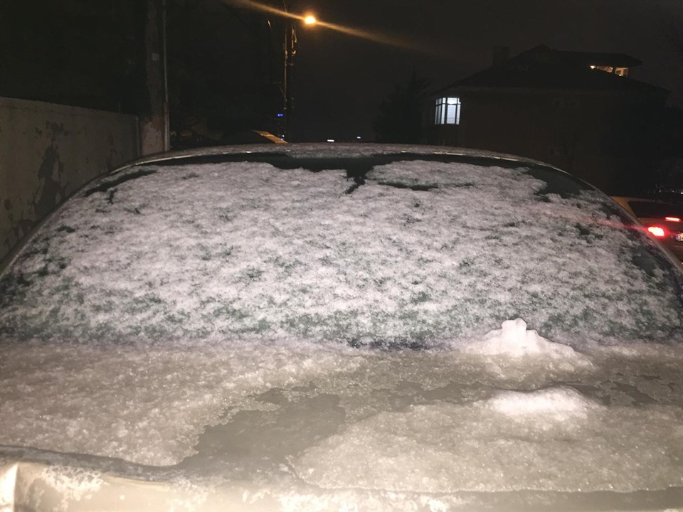 İstanbul'a geçen yıl bugün ilk kar yağmıştı: Aynı yer şimdi 15 derece - 1