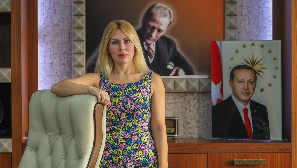 Akdeniz Üniversitesi'nin ilk kadın rektörü Özlenen Özkan: Bizim en büyük sıkıntımız laboratuvarlardı <br>