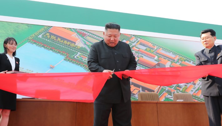 �ld��� iddia edilen Kuzey Kore Lideri Kim Jong-un fabrika a��l���na kat�ld�