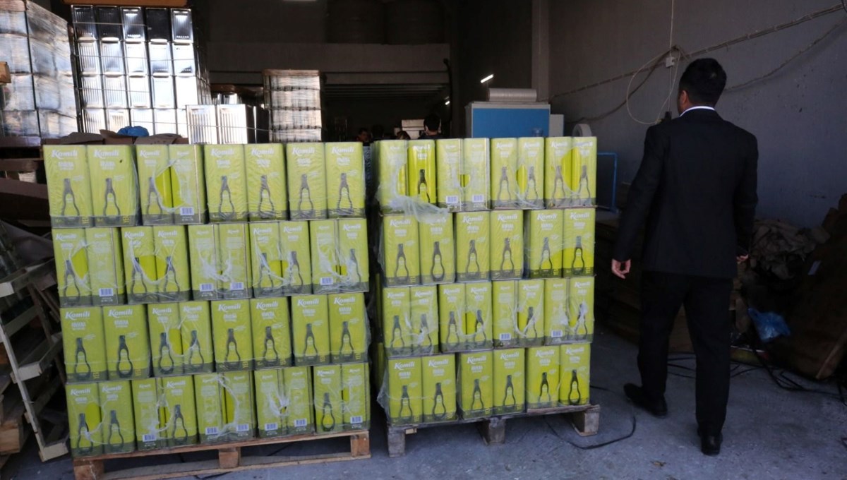 Şanlıurfa'da 20 ton sahte zeytinyağı ele geçirildi Şanlıurfa'da 20 ton sahte zeytinyağı ele geçirildi