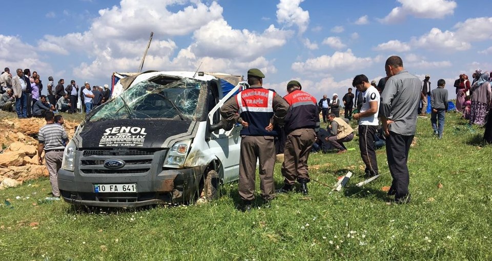 Şanlıurfa'da kamyonet devrildi: 4 ölü, 8 yaralı - 1