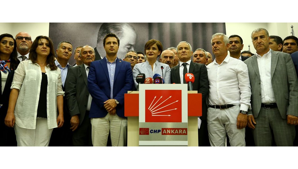 CHP'de 59 il başkanından olağanüstü kurultaya itiraz
