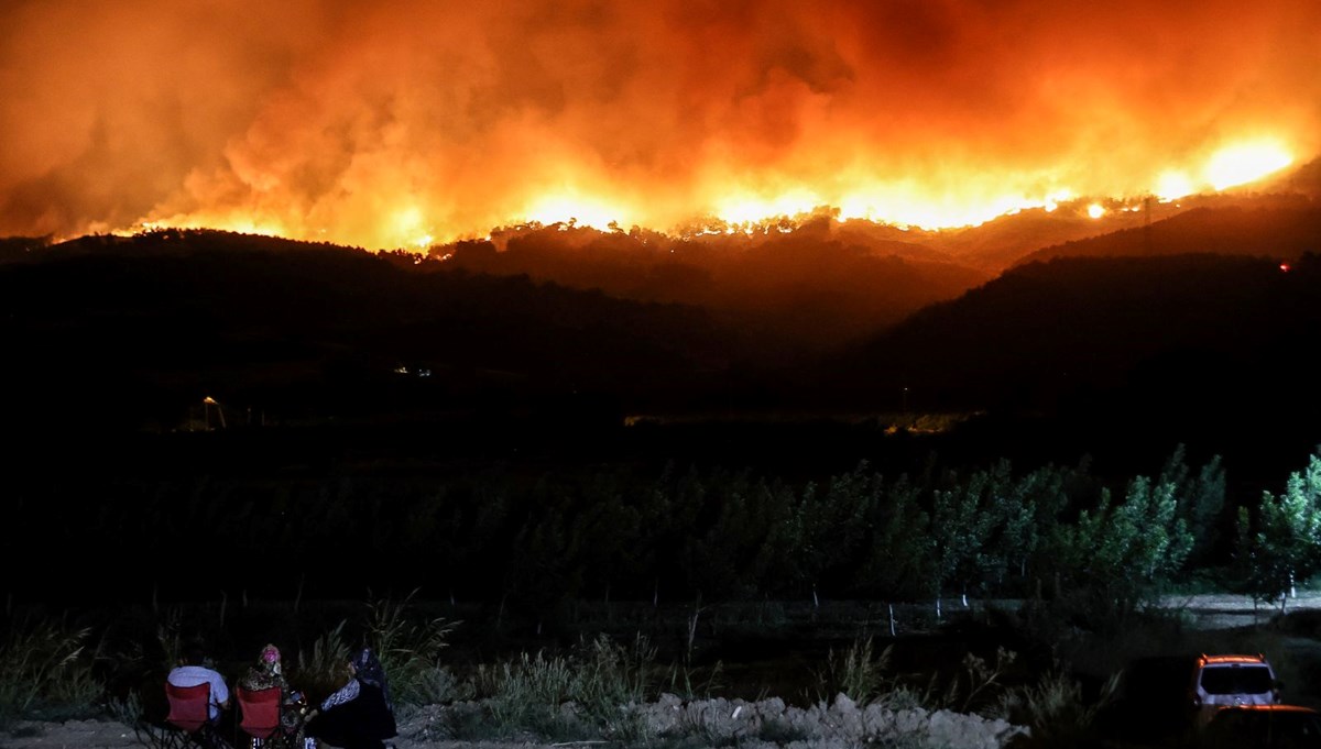 Çanakkale yangınında 736 kişi tahliye edildi