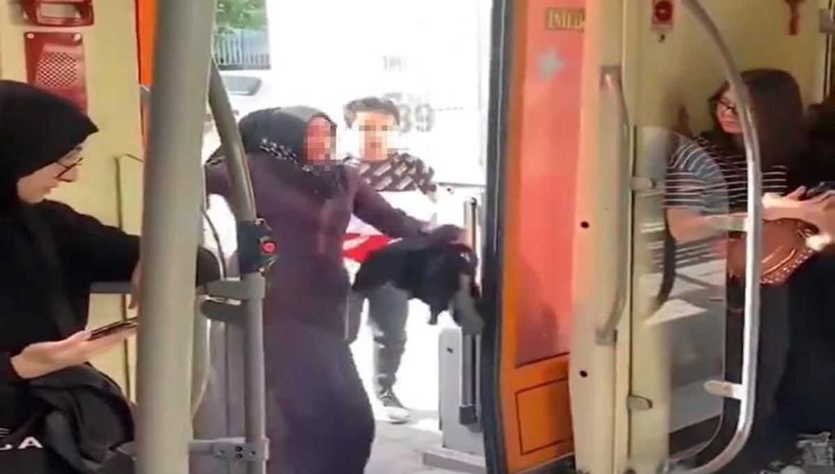 Tramvayı birbirine katan kadın gözaltına alındı Tramvayı birbirine katan kadın gözaltına alındı