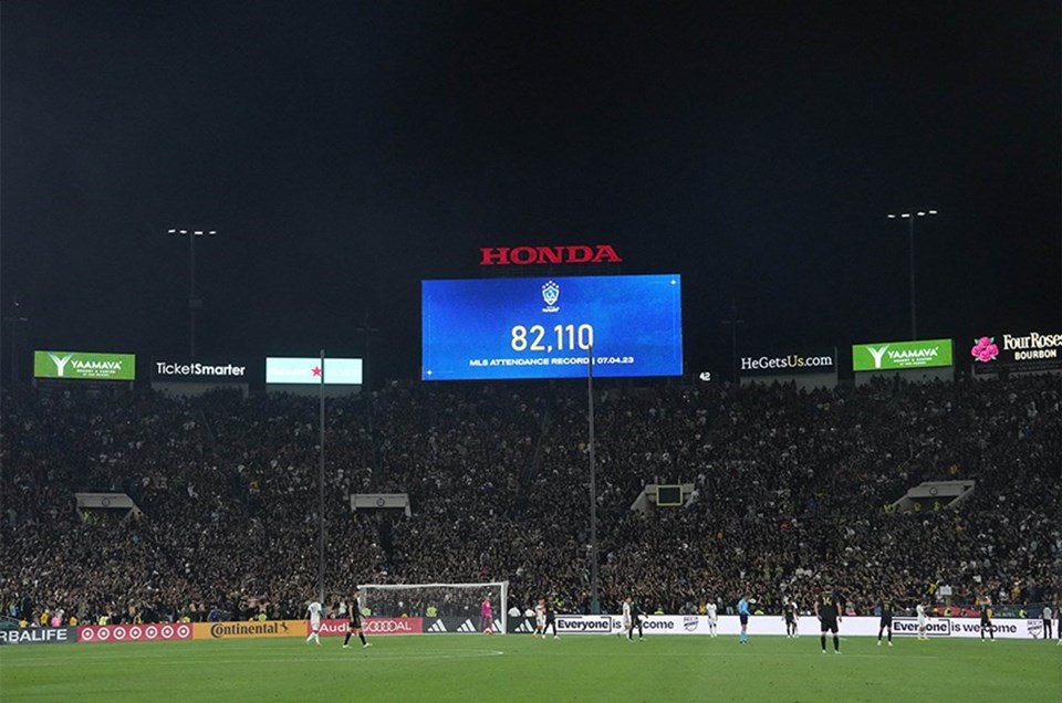 MLS'te Los Angeles Galaxy ve Los Angeles FC derbisi: 'El Trafico'da seyirci rekoru kırıldı - 1