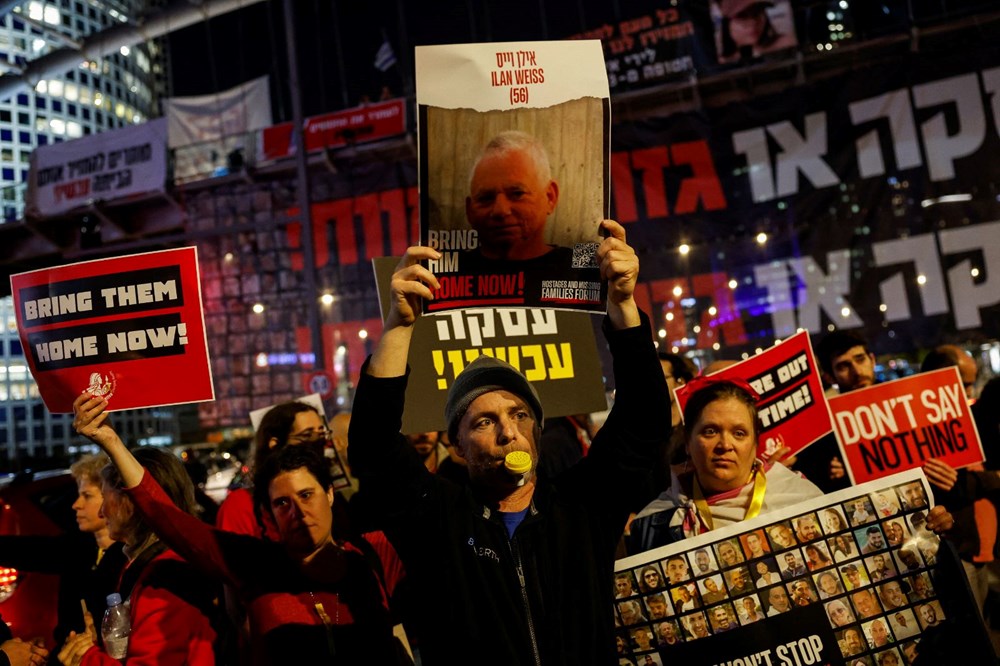 İsrail'de halk ikiye bölündü: Bir tarafta savaş, diğer tarafta barış yanlıları sokaklara çıktı - 12