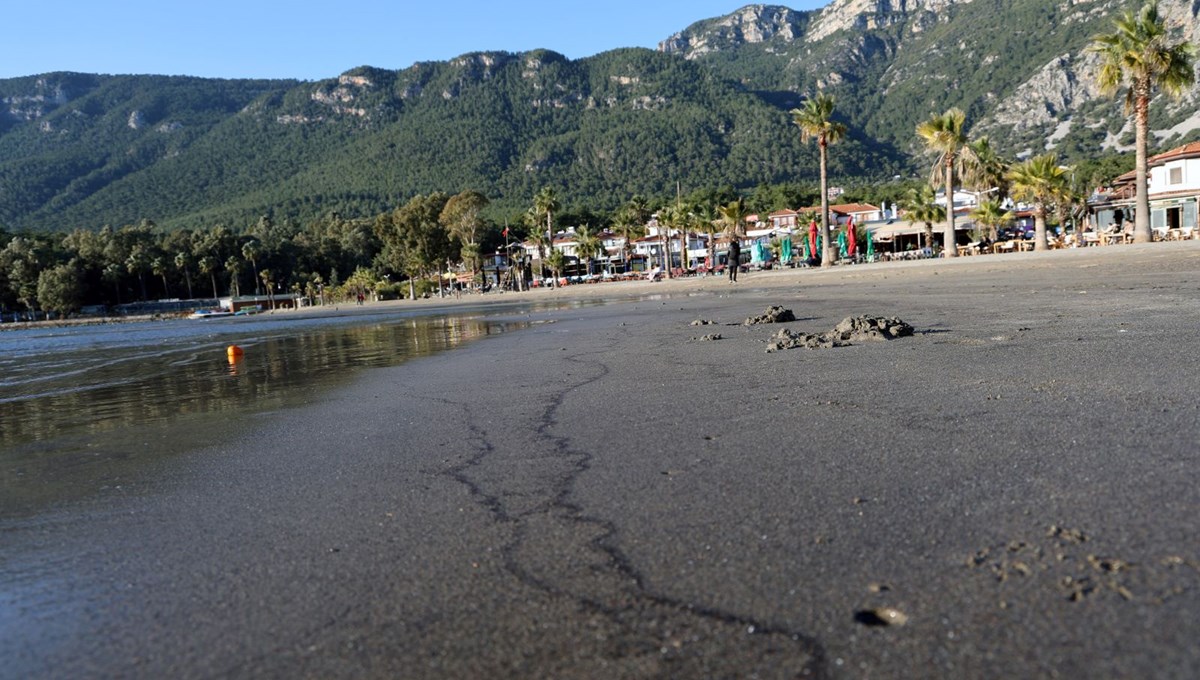 Akyaka'da deniz suyu 12 metre çekildi! Uzmanlardan açıklama