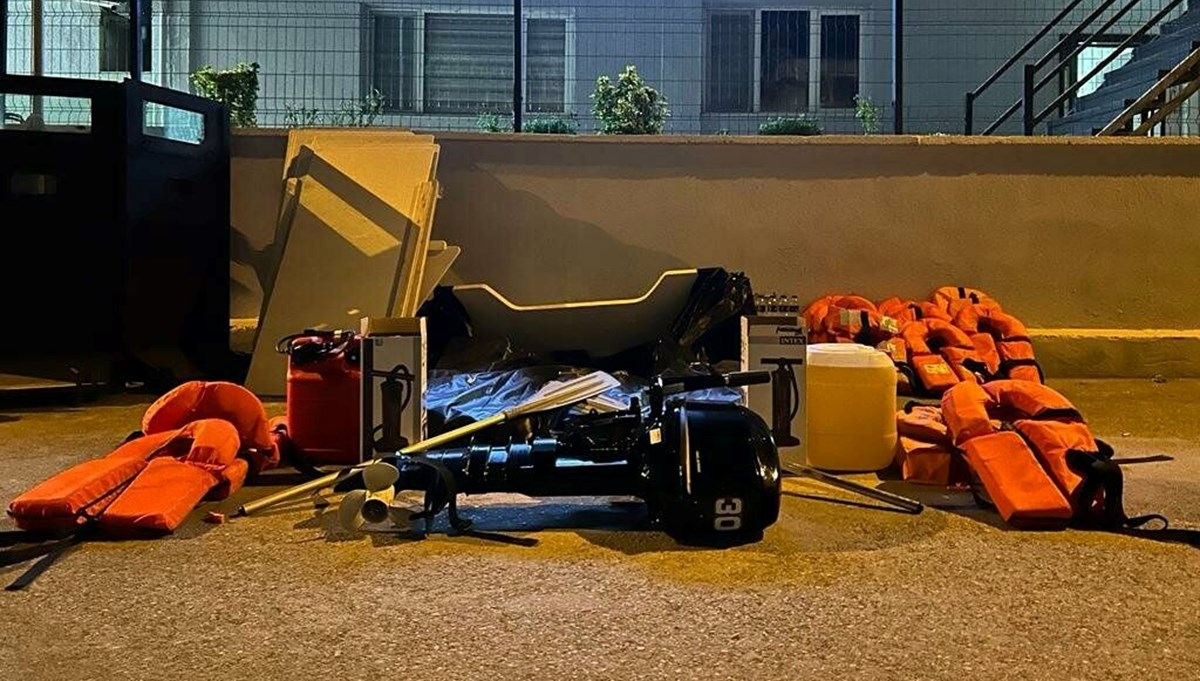 İzmir'de 74 kaçak göçmen yakalandı İzmir'de 74 kaçak göçmen yakalandı
