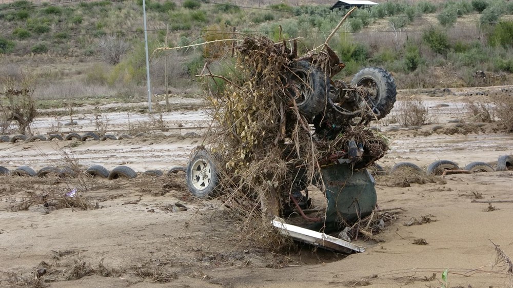 Sel safari istasyonunu vurdu, onlarca ATV kayıp - 1