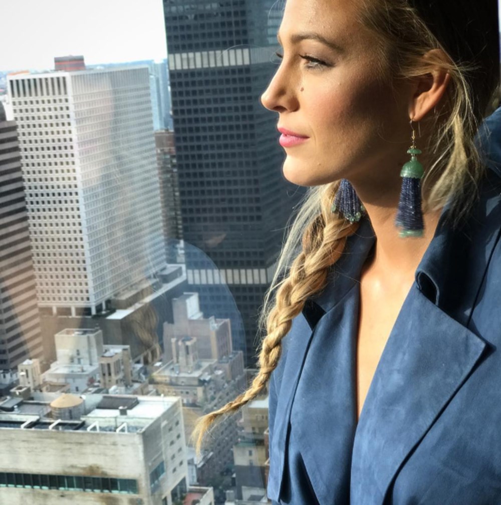 Blake Lively'den bir günde 7 kıyafet - 1