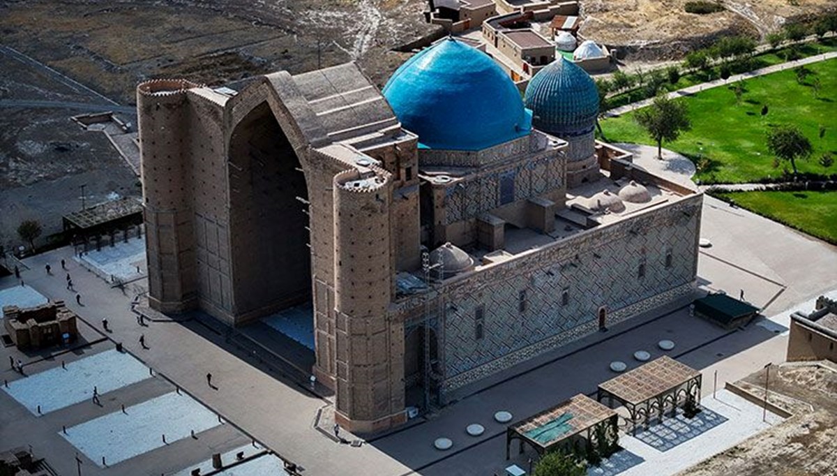 Kazakistan'ın Türkistan şehri tarihi zenginlikleriyle büyülüyor Kazakistan'ın Türkistan şehri tarihi zenginlikleriyle büyülüyor