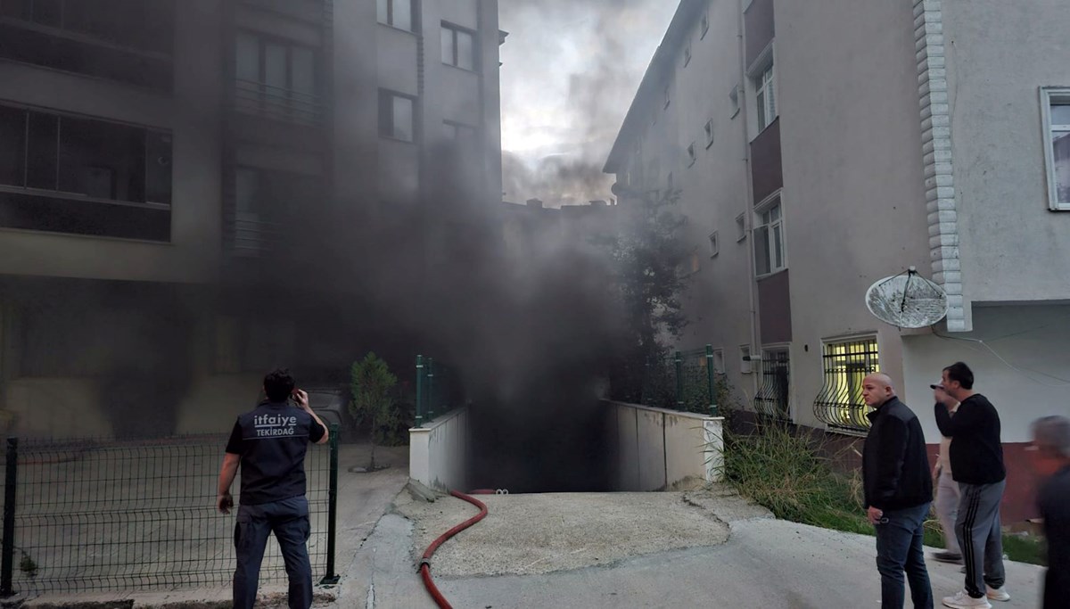 Apartman otoparkında yangın Apartman otoparkında yangın