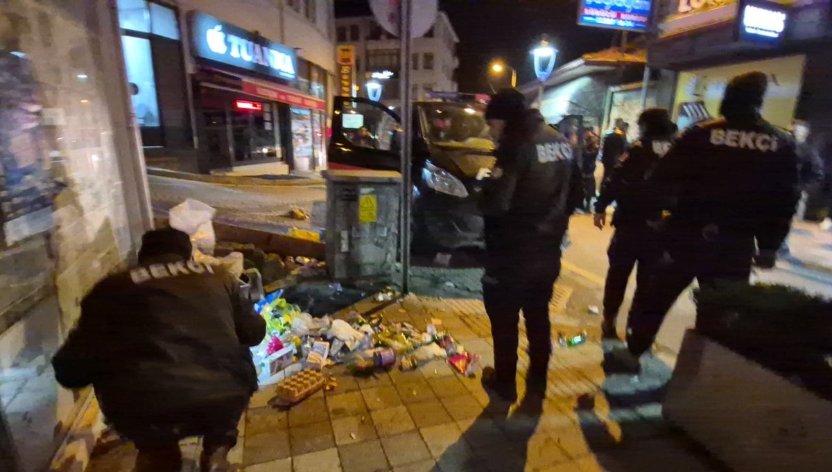 Eğlence merkezindeki laf atma kavgası sokağa taştı