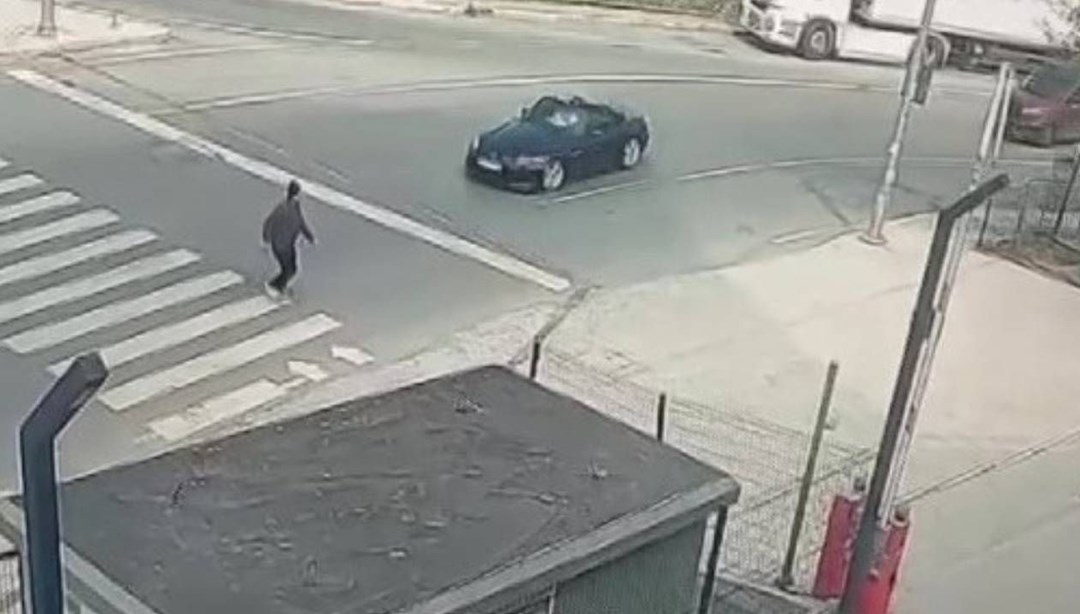 Akıllara durgunluk veren olay: Hızla geldi, yayanın üzerine aracını sürdü