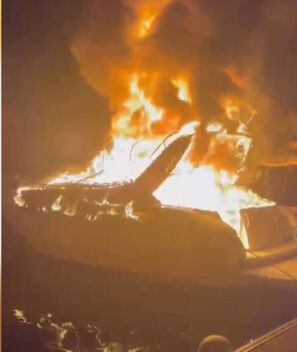 Tuzla marinada 4 tekne alev alev yandı 76 wEtBm0lxik la1ZmTZfIKg