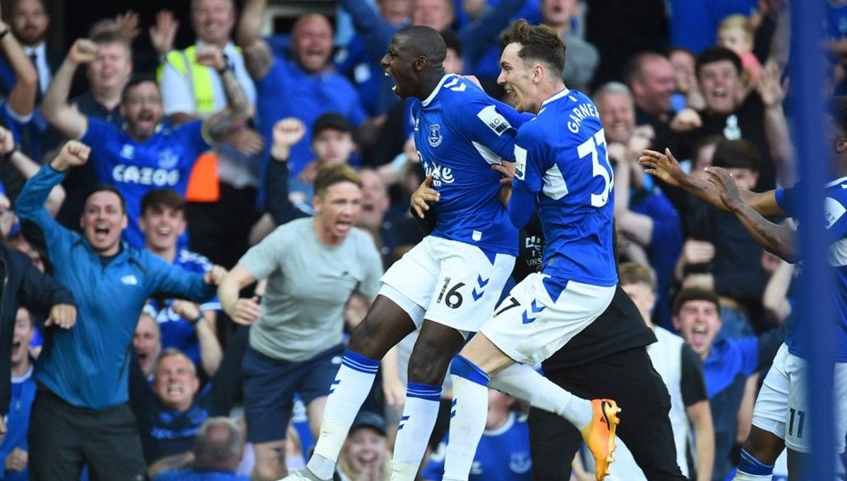 Premier Lig ekibi Everton'a 10 puan silme cezası Premier Lig ekibi Everton'a 10 puan silme cezası