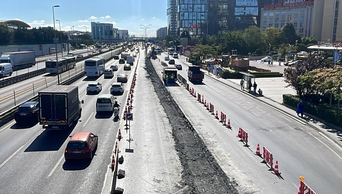 İstanbul’da 75 gün sürecek çalışma başladı: İki şerit trafiğe kapatıldı, araçlar güçlükle ilerledi