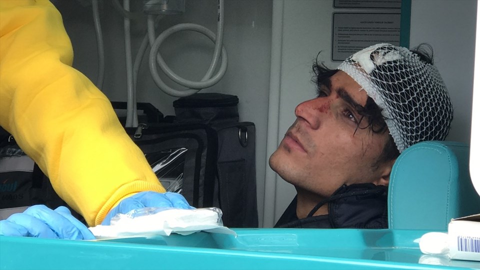 Yunan sınırındaki müdahalede yaralanan göçmenler hastaneye kaldırıldı - 1