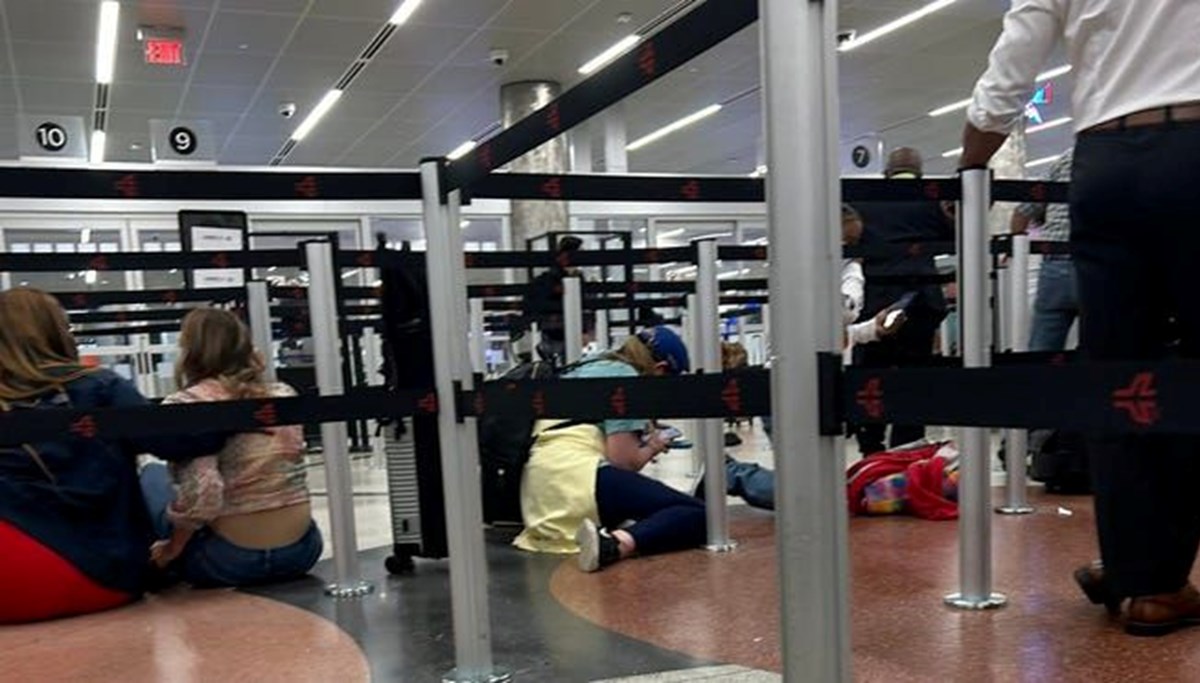 ABD'de havalimanında bıçaklı saldırı