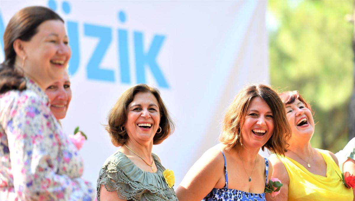 Antalya’da, Dünya Yoga Günü kahkahayla kutlandı Antalya’da, Dünya Yoga Günü kahkahayla kutlandı